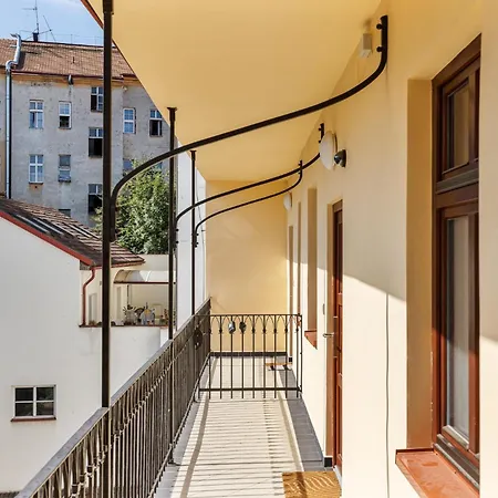 Stay2gether - Oasis - Main Train Station